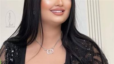 رن هاتفها نظرت فوجدته رقما غريبا