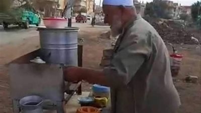 حكايه واحد عامل ناصية شاي 